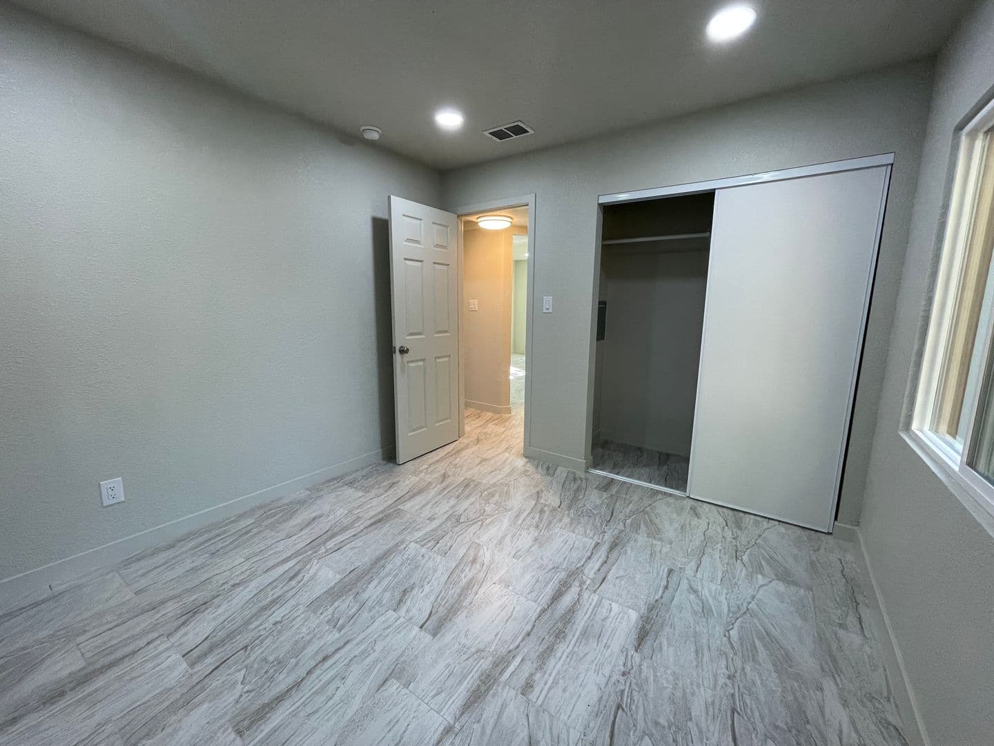 Winters Apartment: 18 Anderson Ave.
