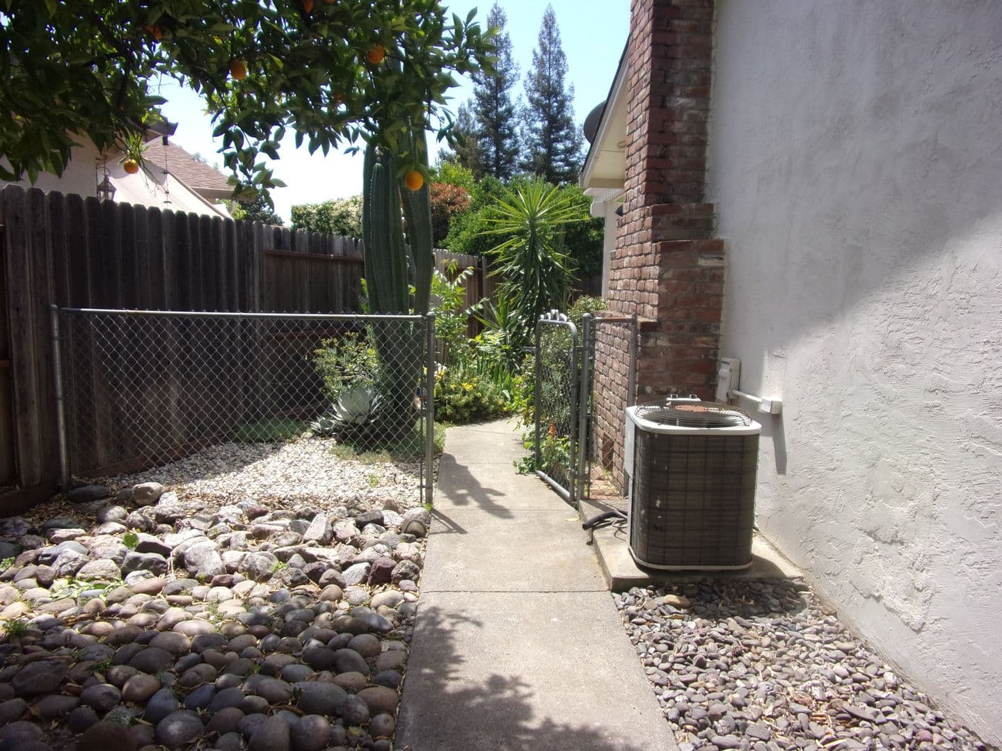 Vacaville House: 718 Linwood St.