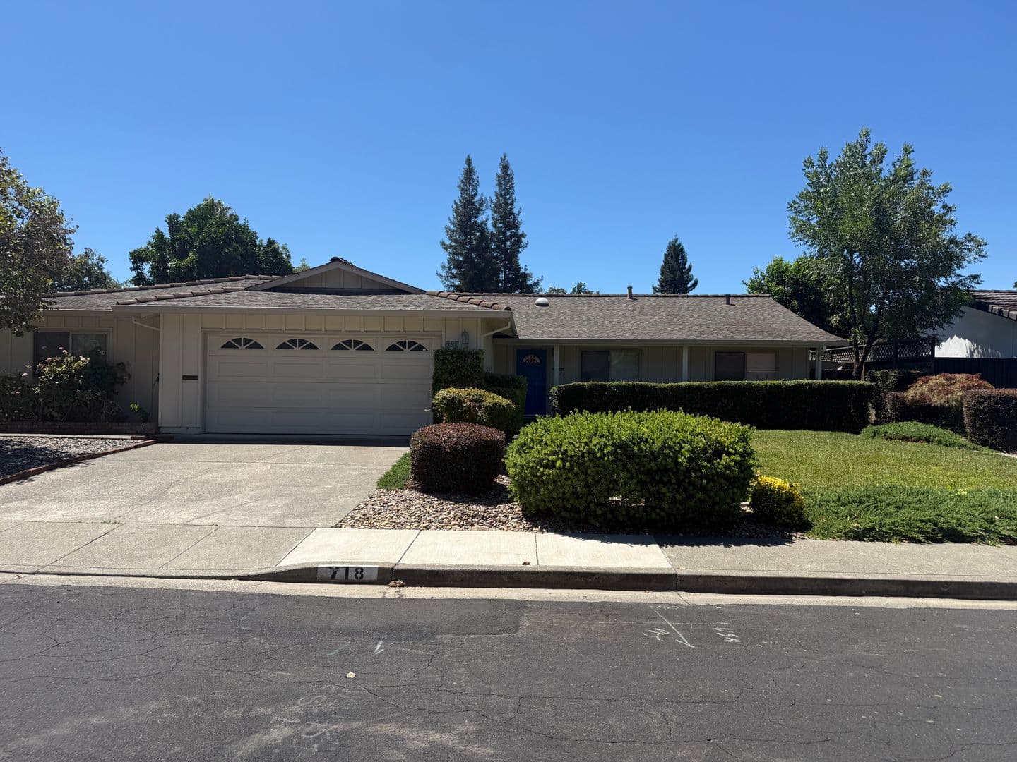 Vacaville House: 718 Linwood St.