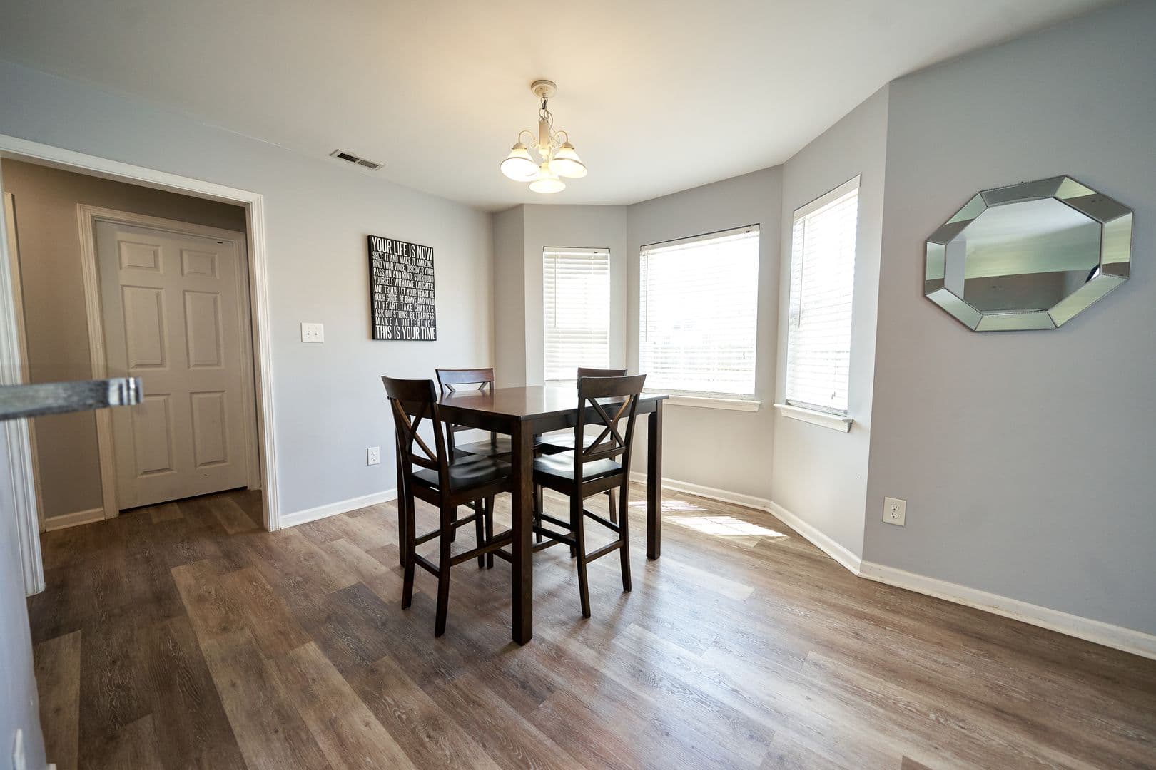 Charlotte Apartment: 11234 Anna Rose