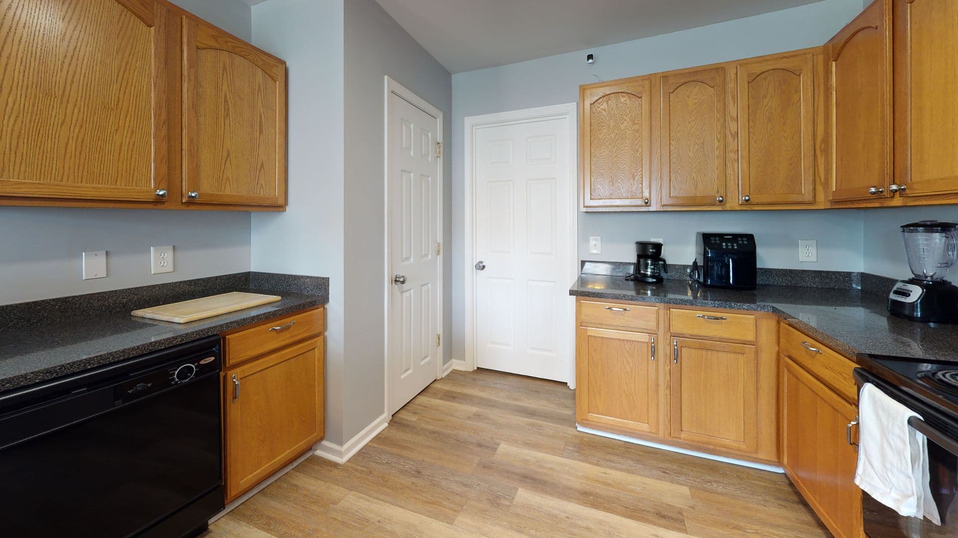 Charlotte Apartment: 11234 Anna Rose