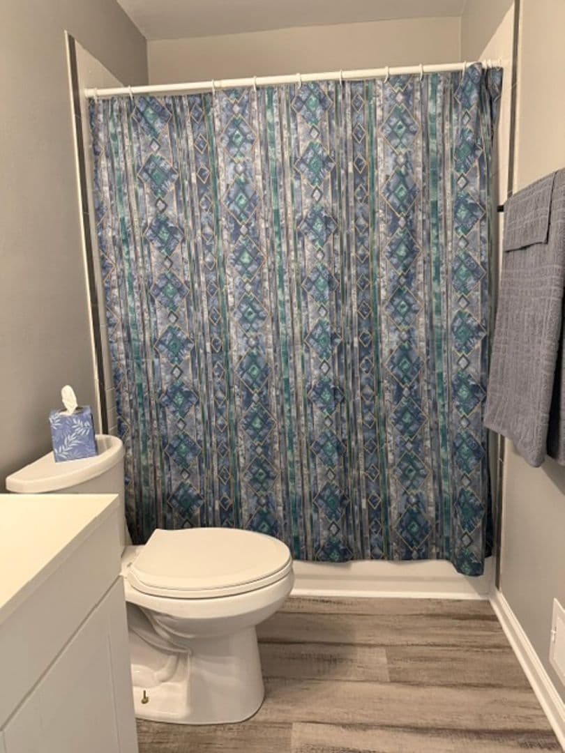 Waldorf House: 1038 Bannister Circle