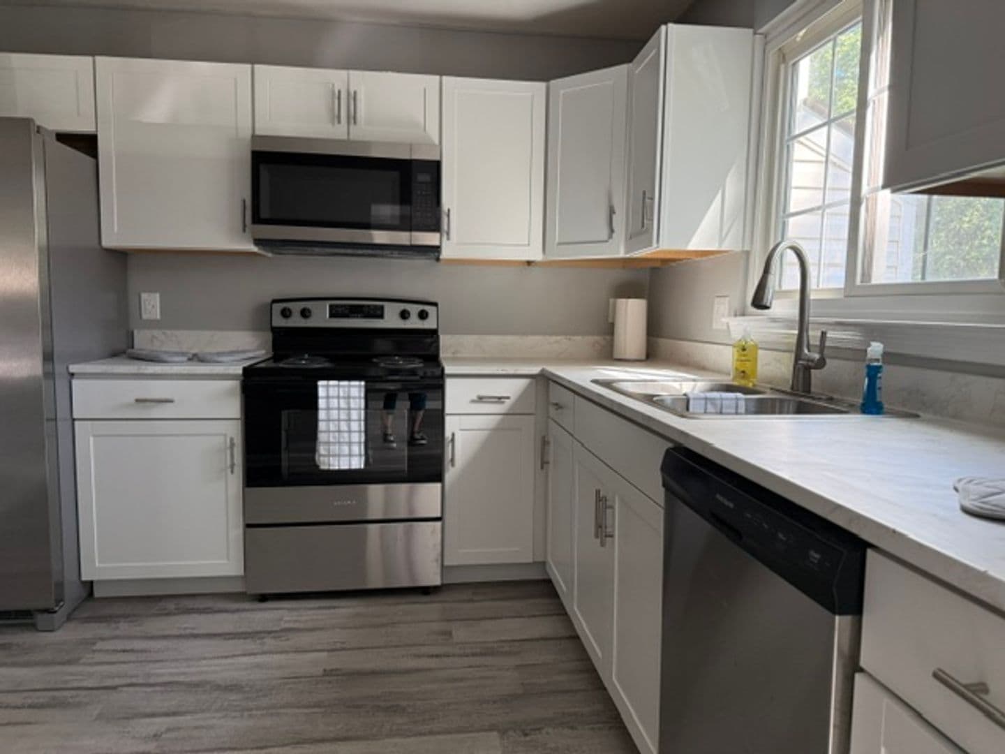 Waldorf House: 1038 Bannister Circle