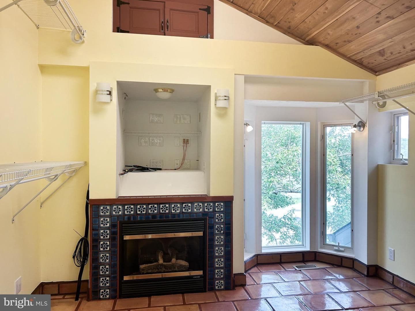 Newburg House: 12330 Potomac View Road