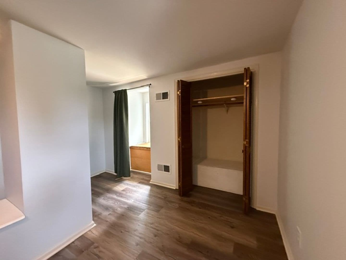 Waldorf House: 3059 Huntington Circle