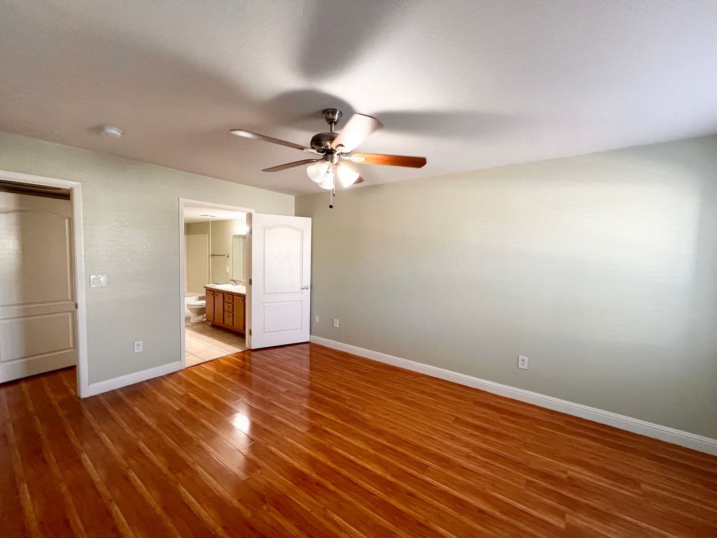 Las Vegas House: 5055 W. Hacienda Ave #1202