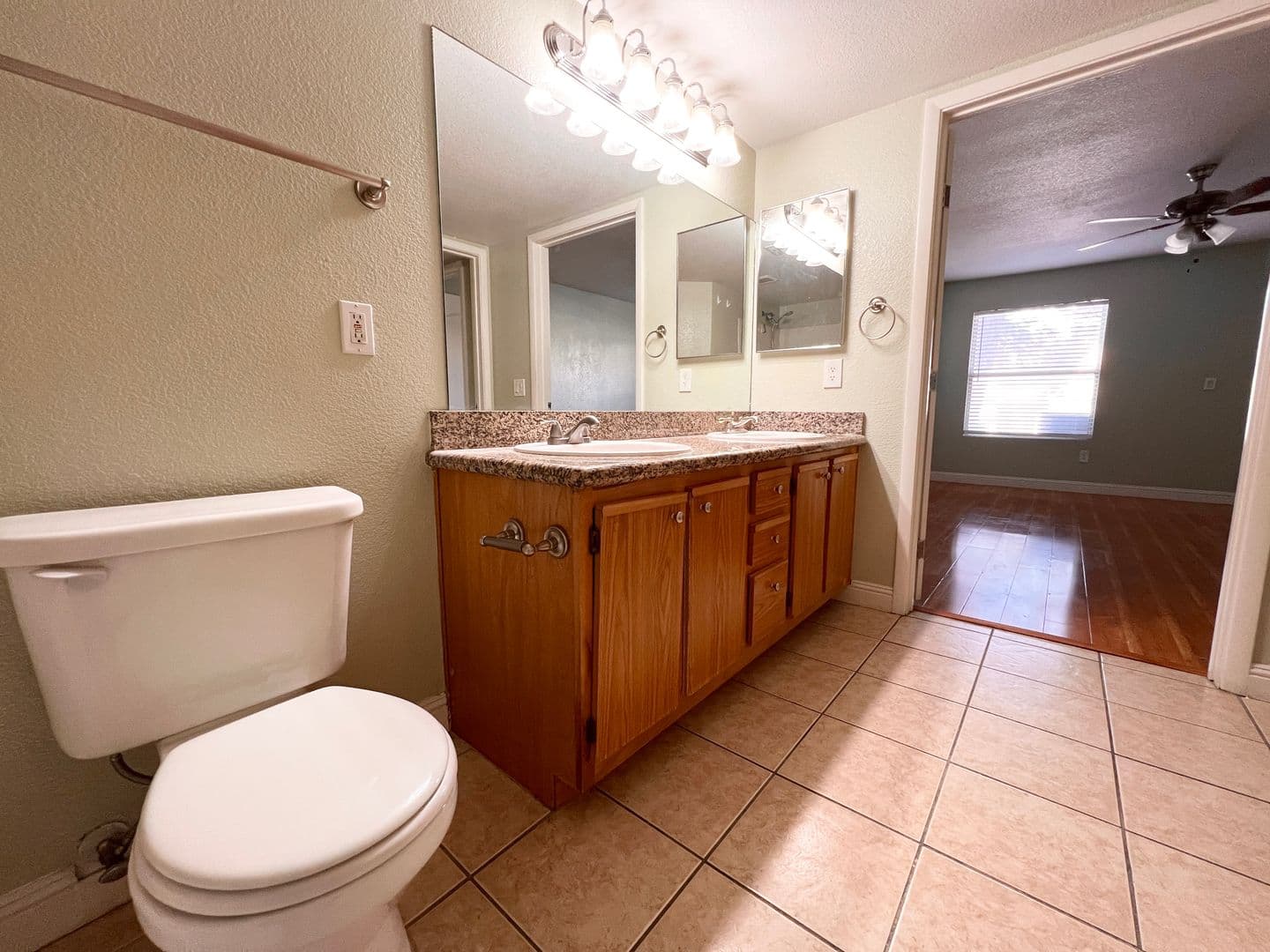 Las Vegas House: 5055 W. Hacienda Ave #1202