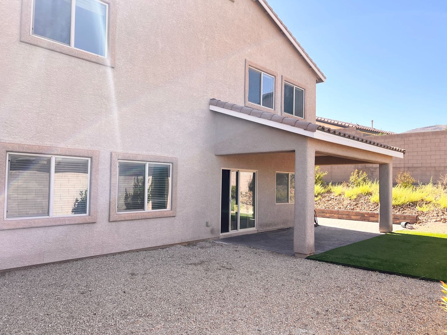 Henderson House: 161 Dunblane St