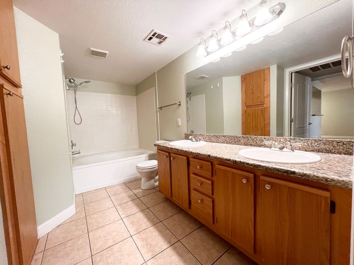 Las Vegas House: 5055 W. Hacienda Ave #1202