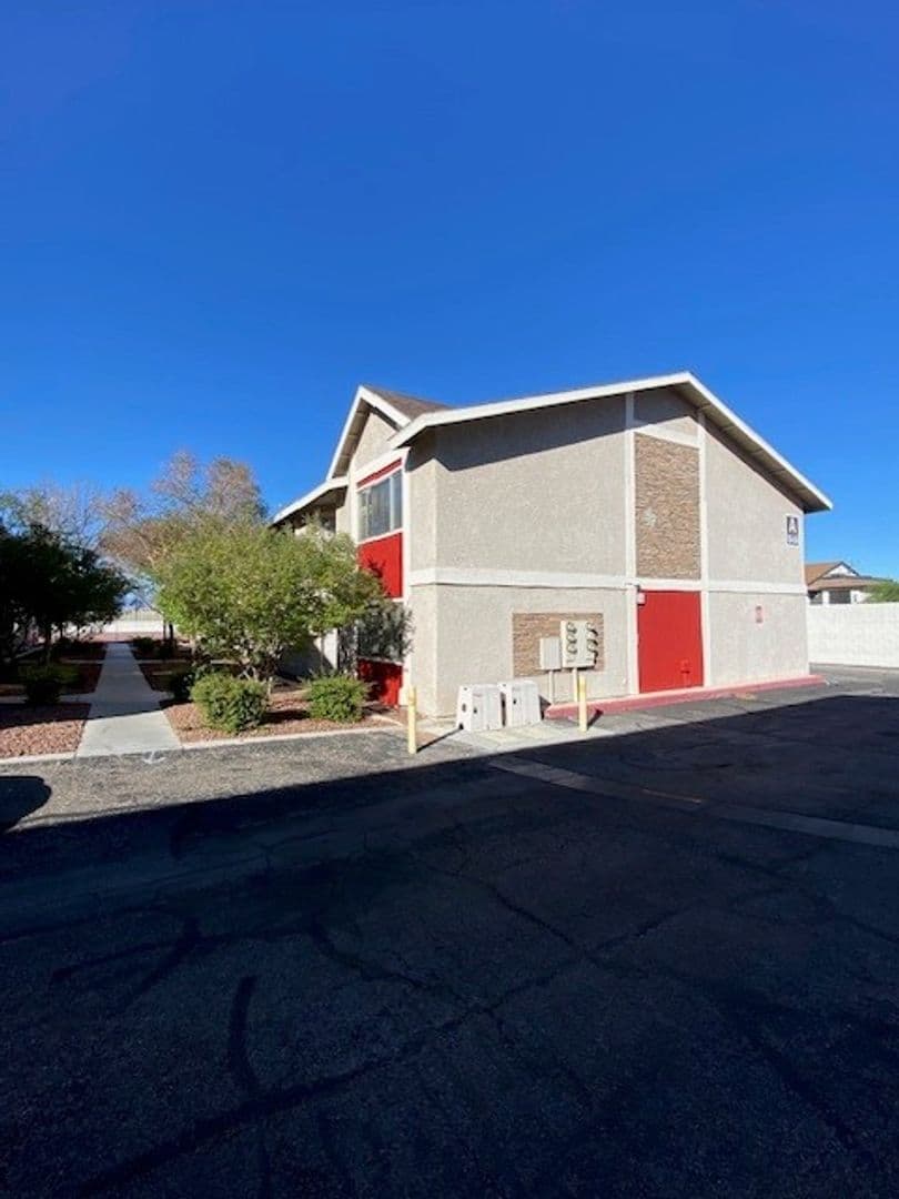 Las Vegas House: 100 S. Crestline Dr #64