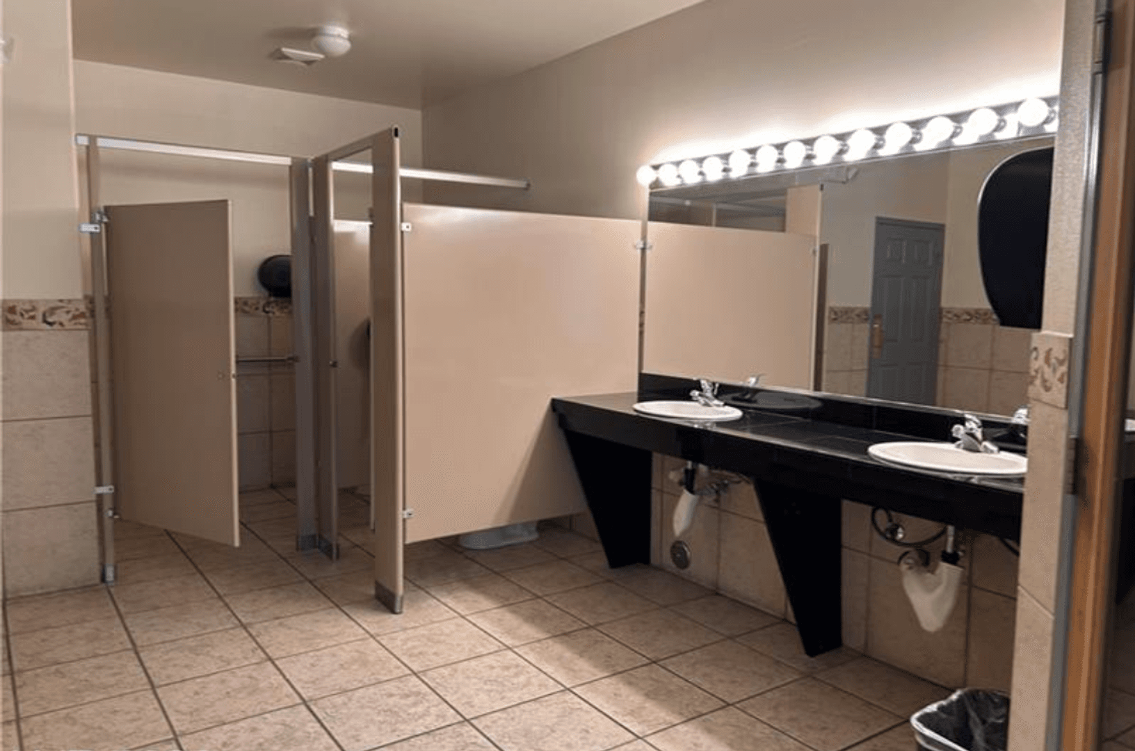 Las Vegas House: 1613 Cardinal Bluff Dr #204
