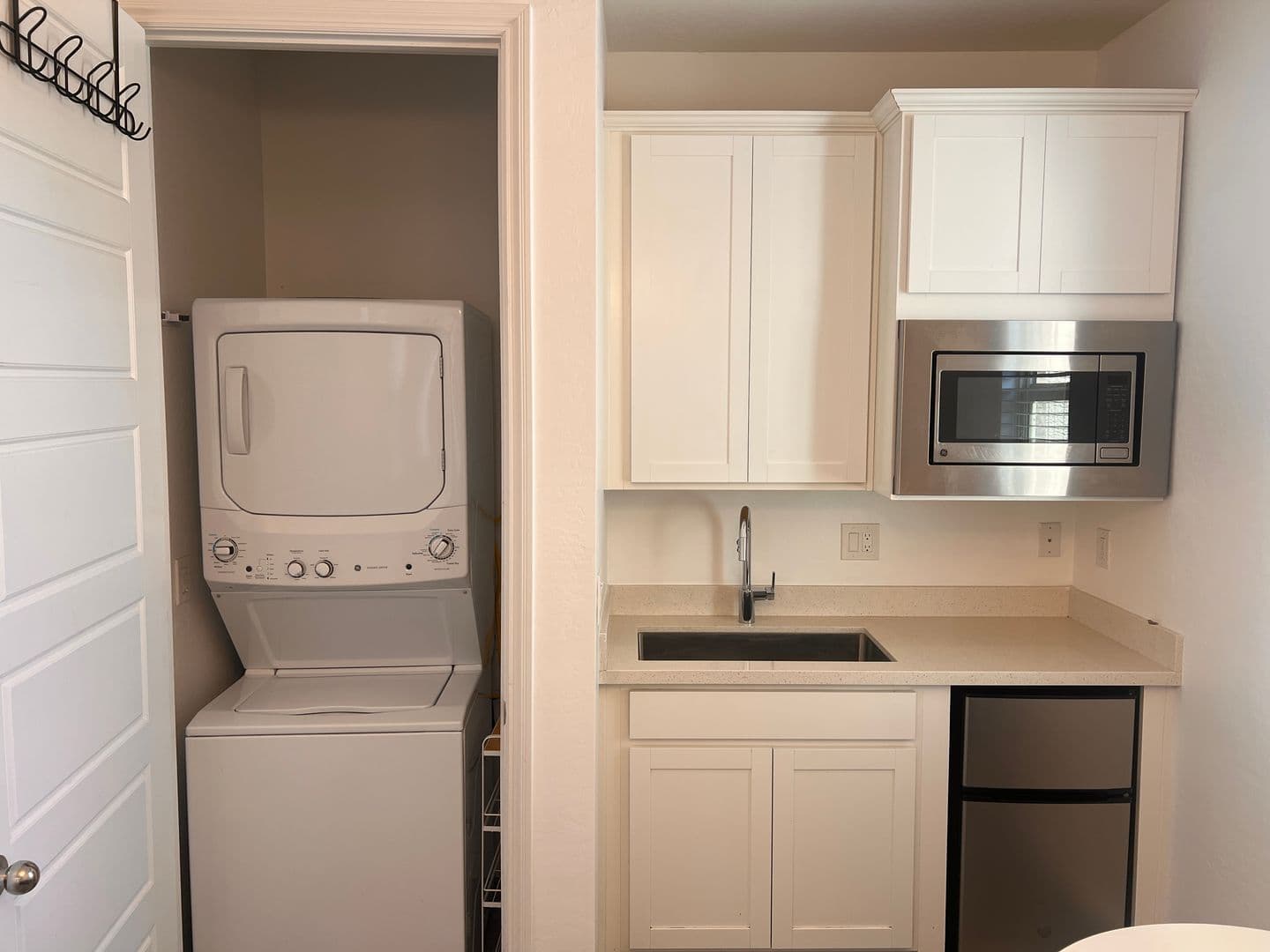 North Las Vegas Apartment: 5713 Old Pine St