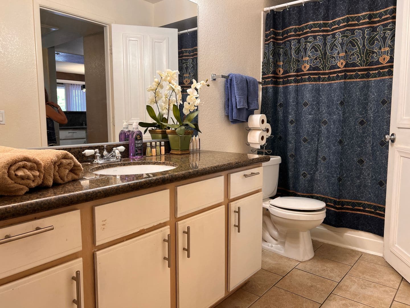 Las Vegas House: 2300 E Silverado Ranch Blvd #2158