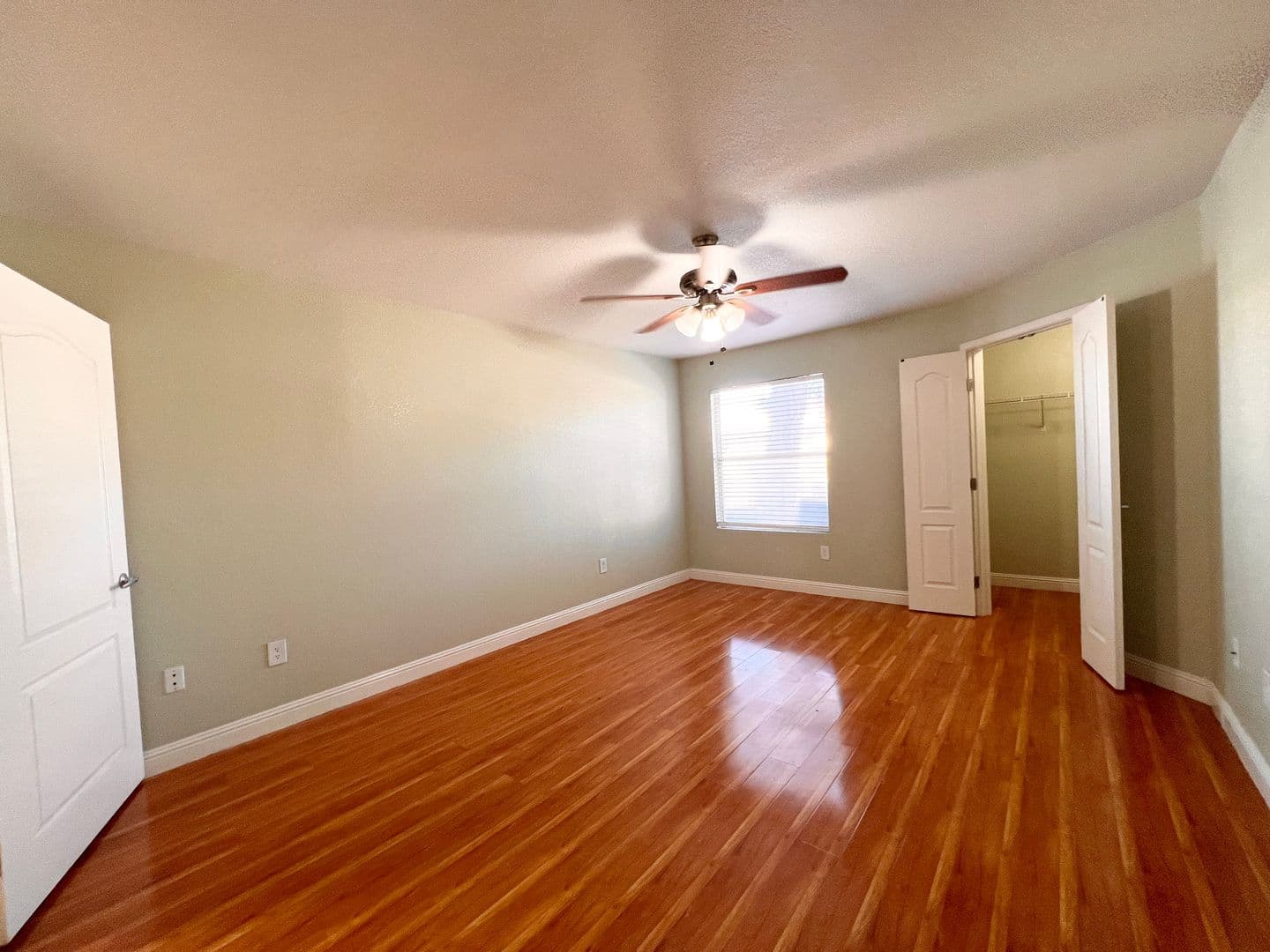 Las Vegas House: 5055 W. Hacienda Ave #1202