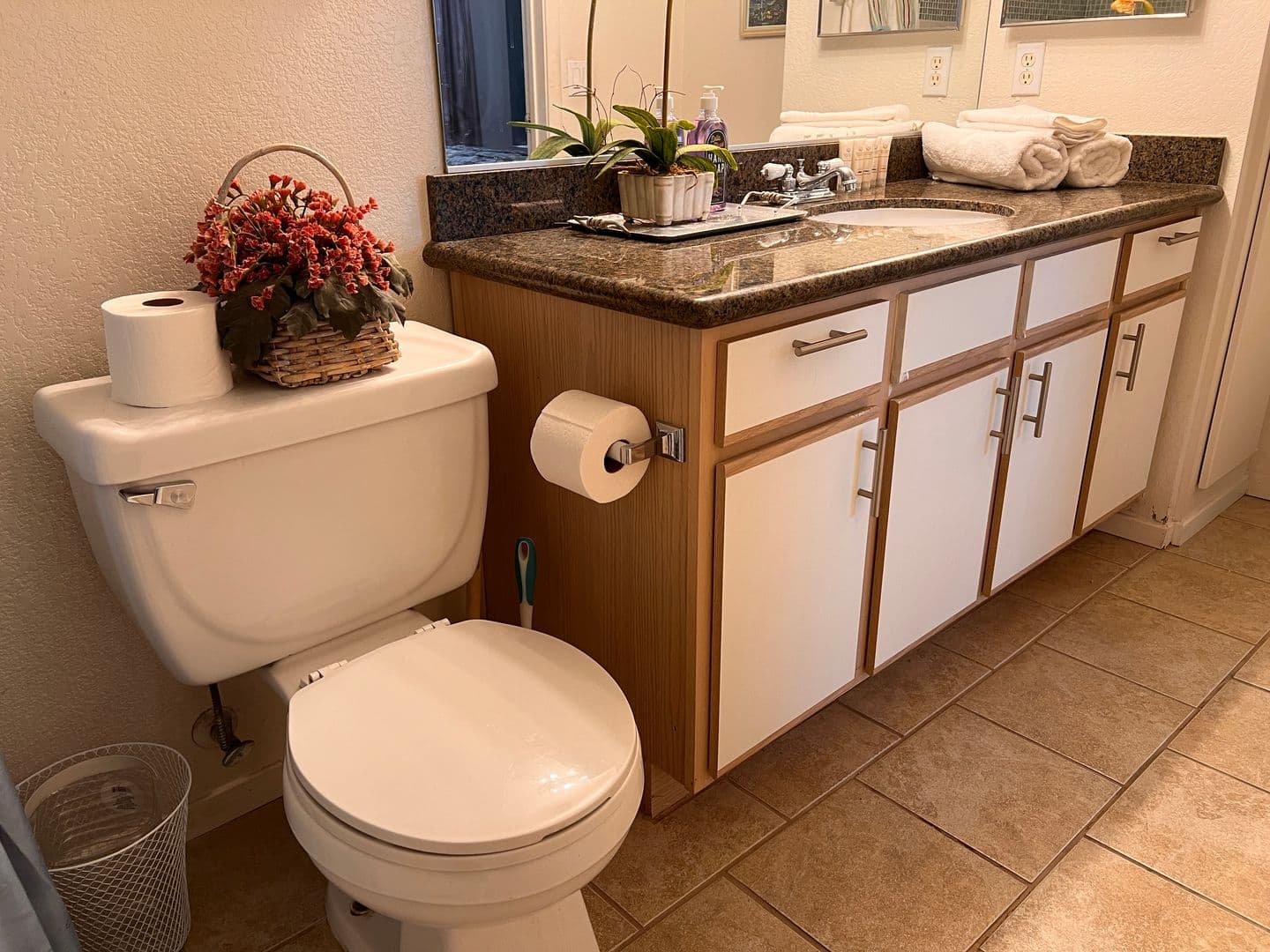 Las Vegas House: 2300 E Silverado Ranch Blvd #2158