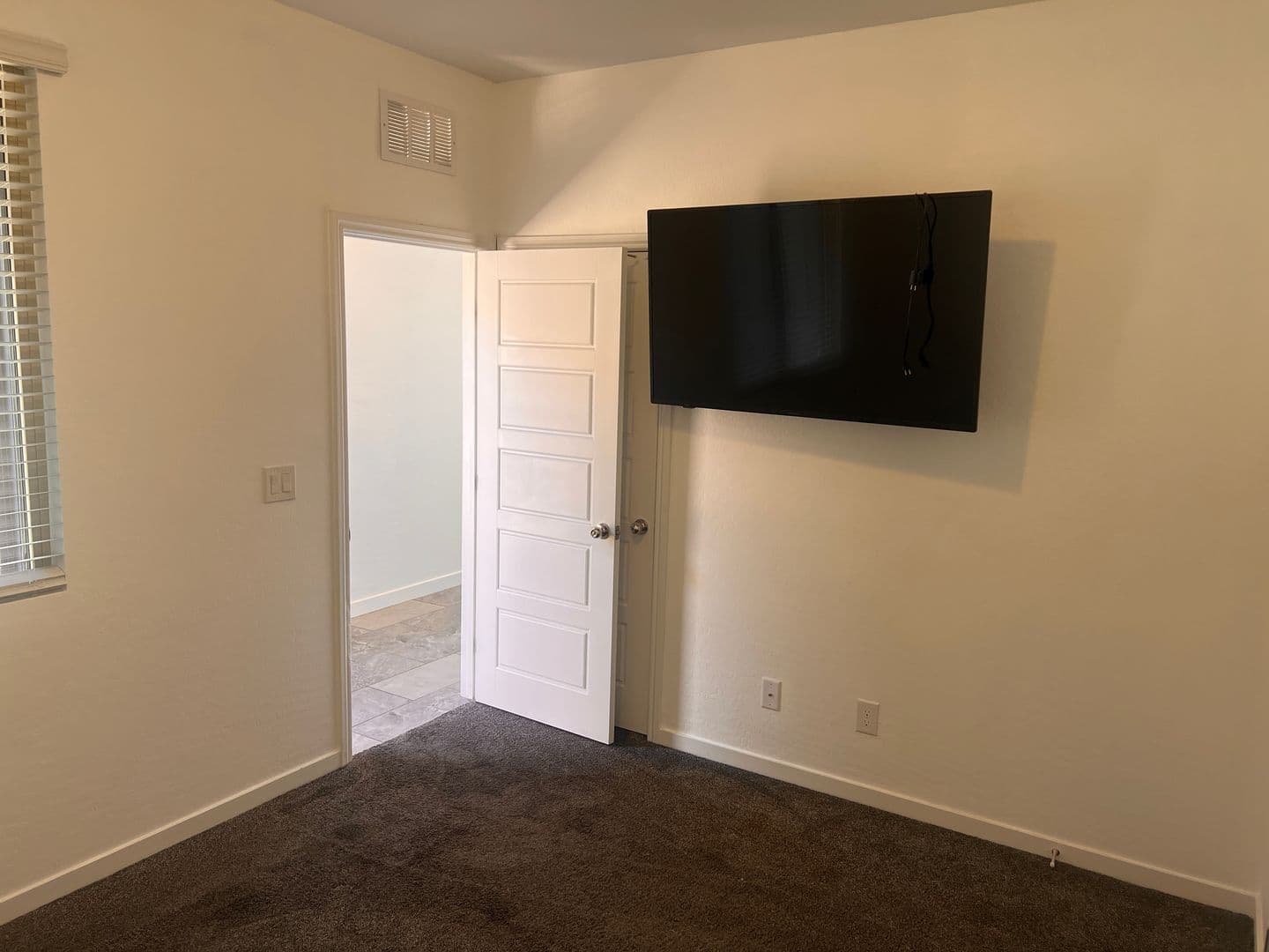 North Las Vegas Apartment: 5713 Old Pine St