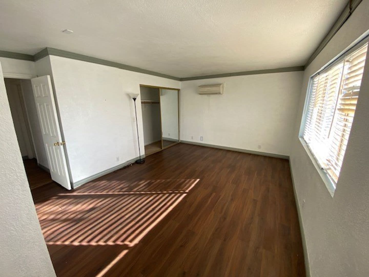 Las Vegas House: 100 S. Crestline Dr #64