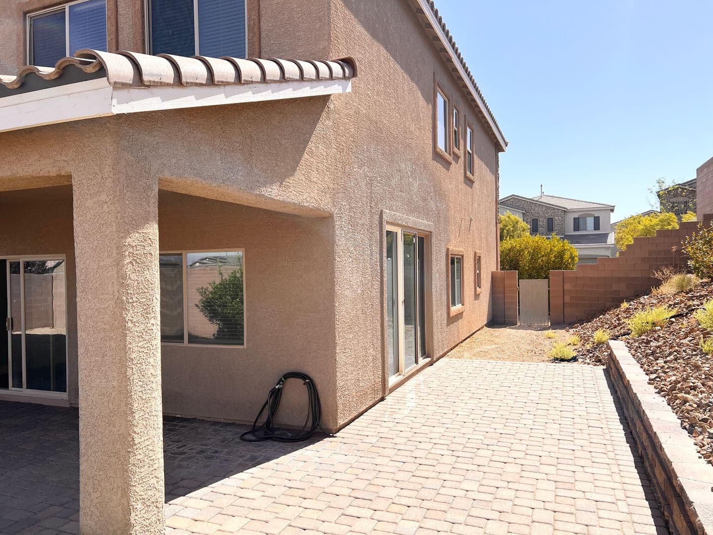 Henderson House: 161 Dunblane St