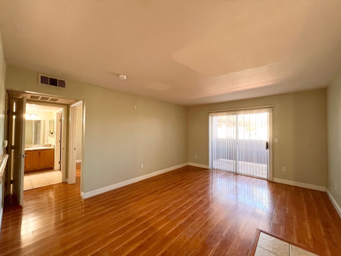 Las Vegas House: 5055 W. Hacienda Ave #1202