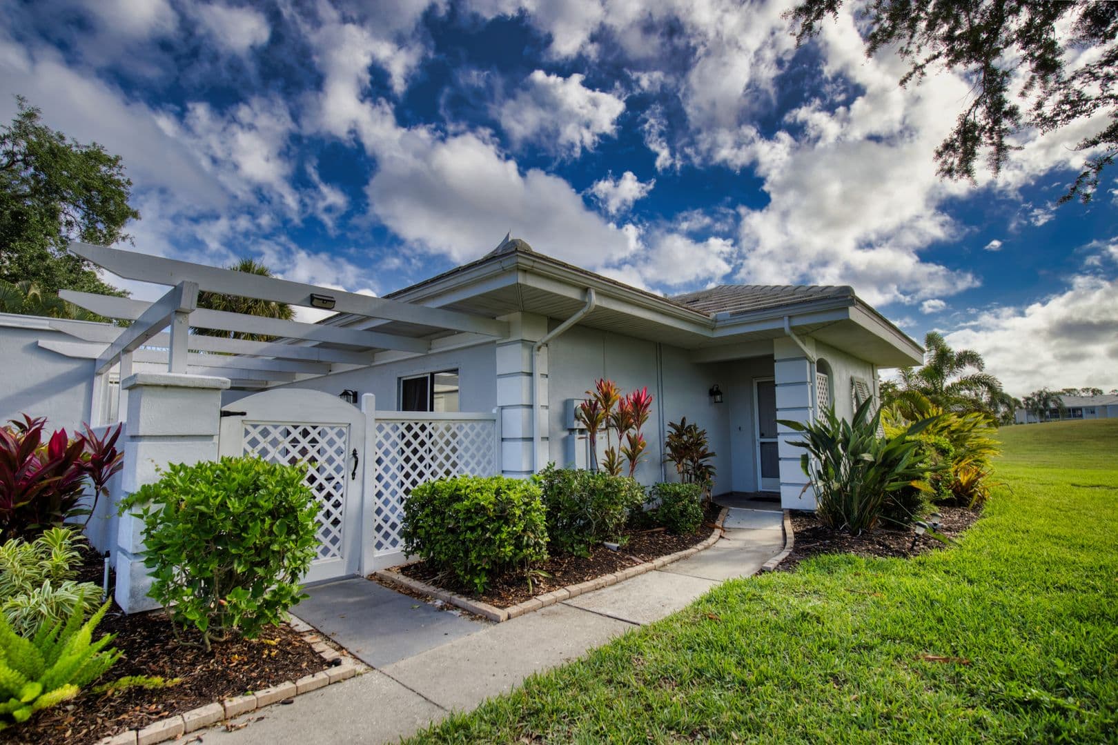 Venice House: 208 Cerromar Way S. #26