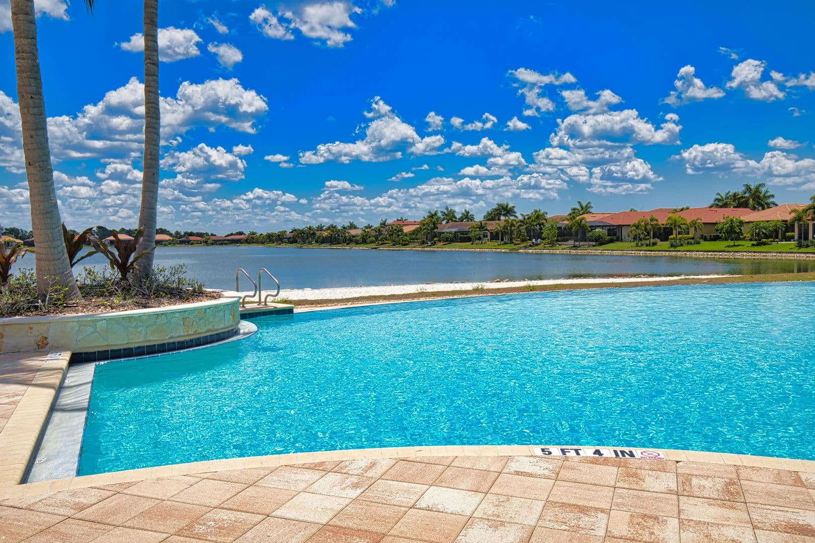 Nokomis House: 104 Villoresi Blvd