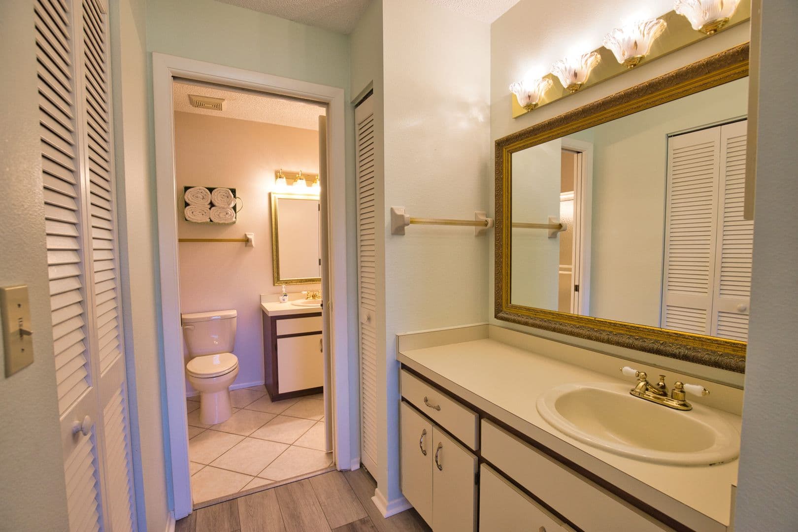 Venice Condo: 927 Capri Isles Blvd #8