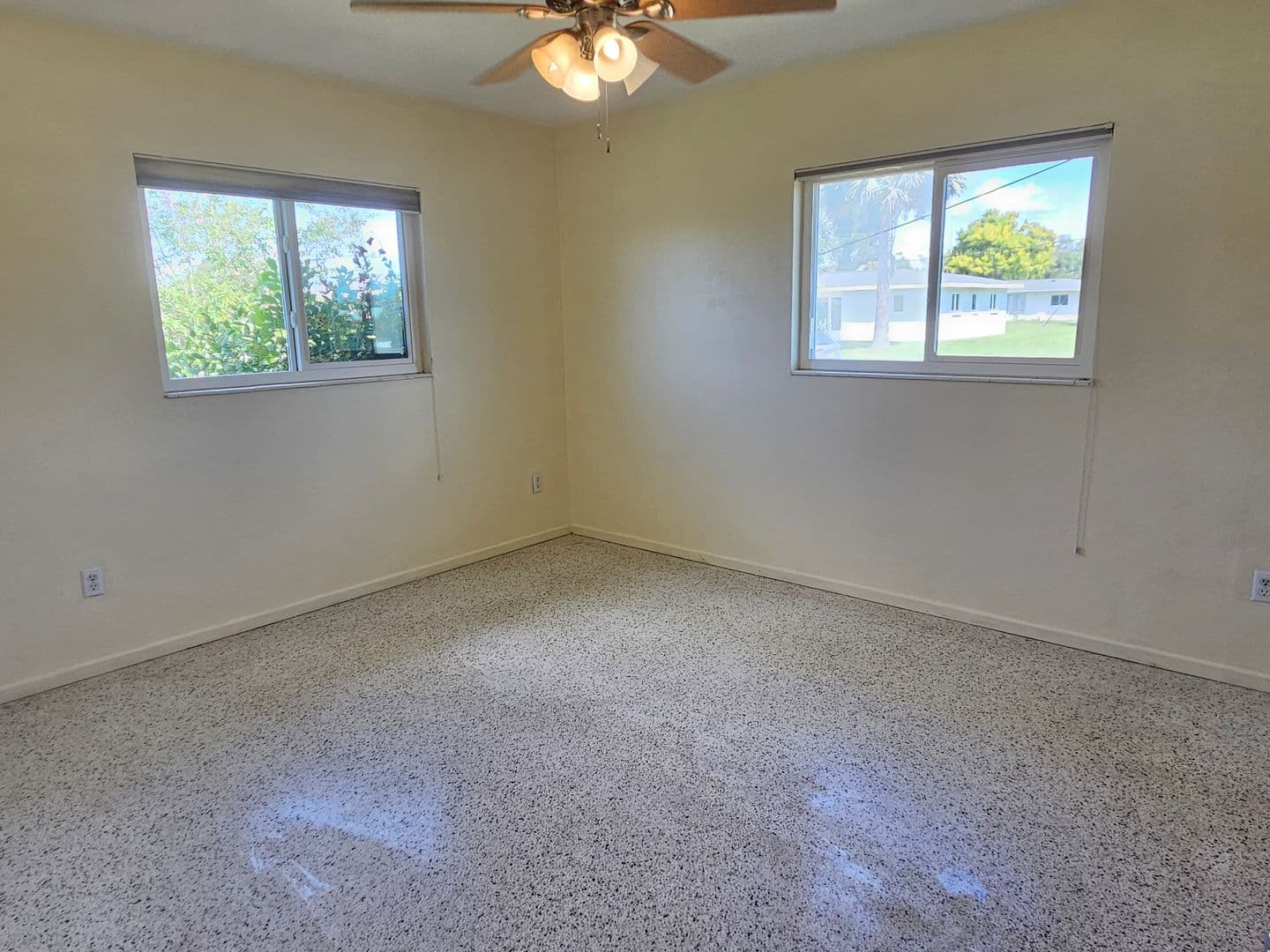 Venice House: 264 Glen Oak Road
