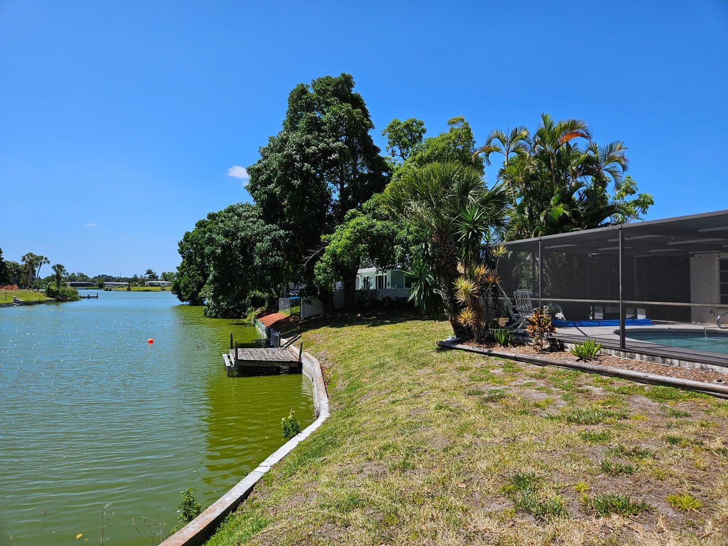 Venice House: 492 E Shade Drive