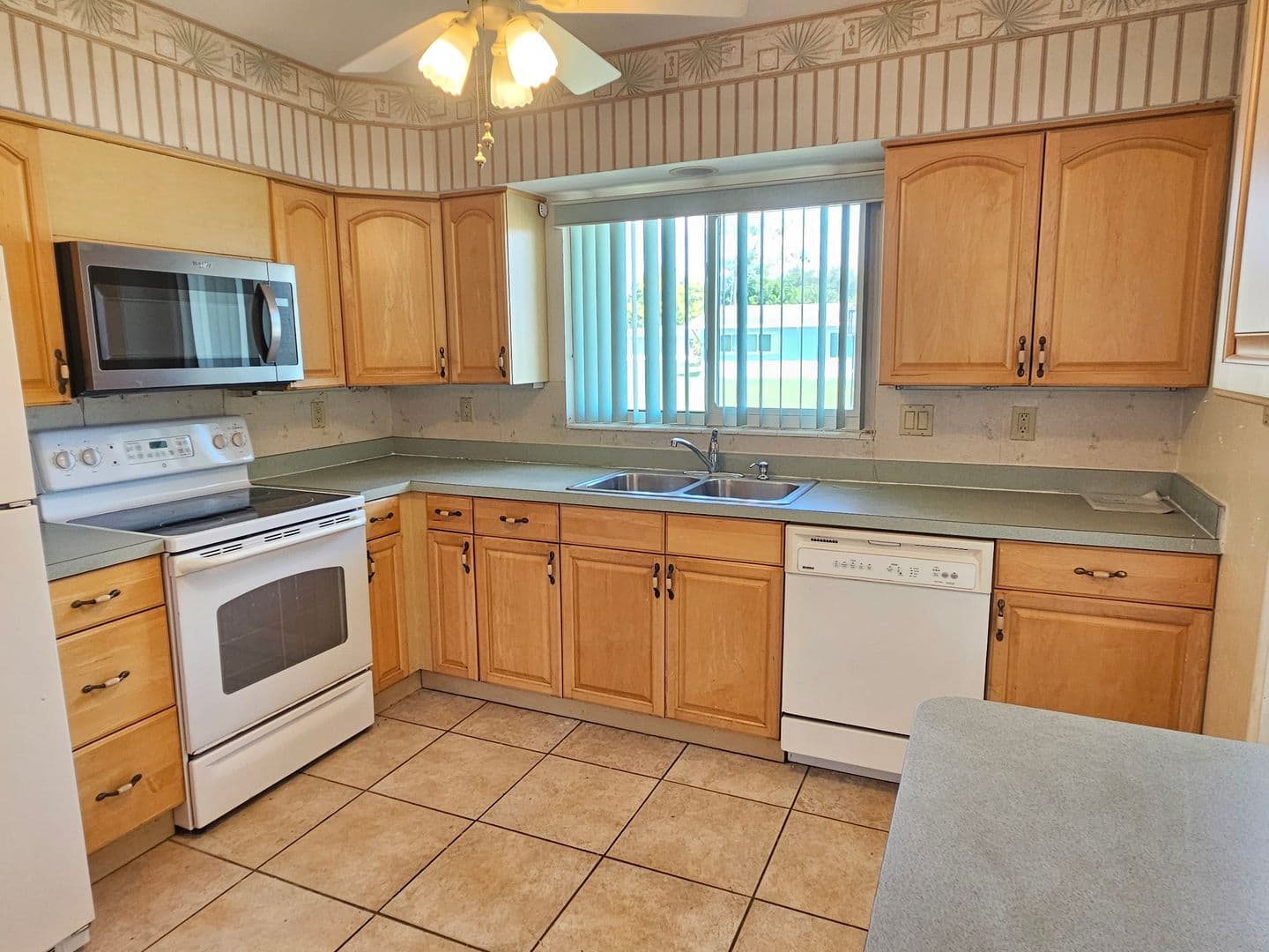 Venice House: 264 Glen Oak Road