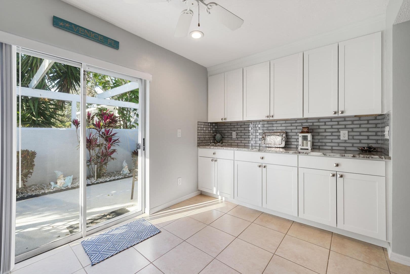 Venice House: 276 Cerromar Way S #60