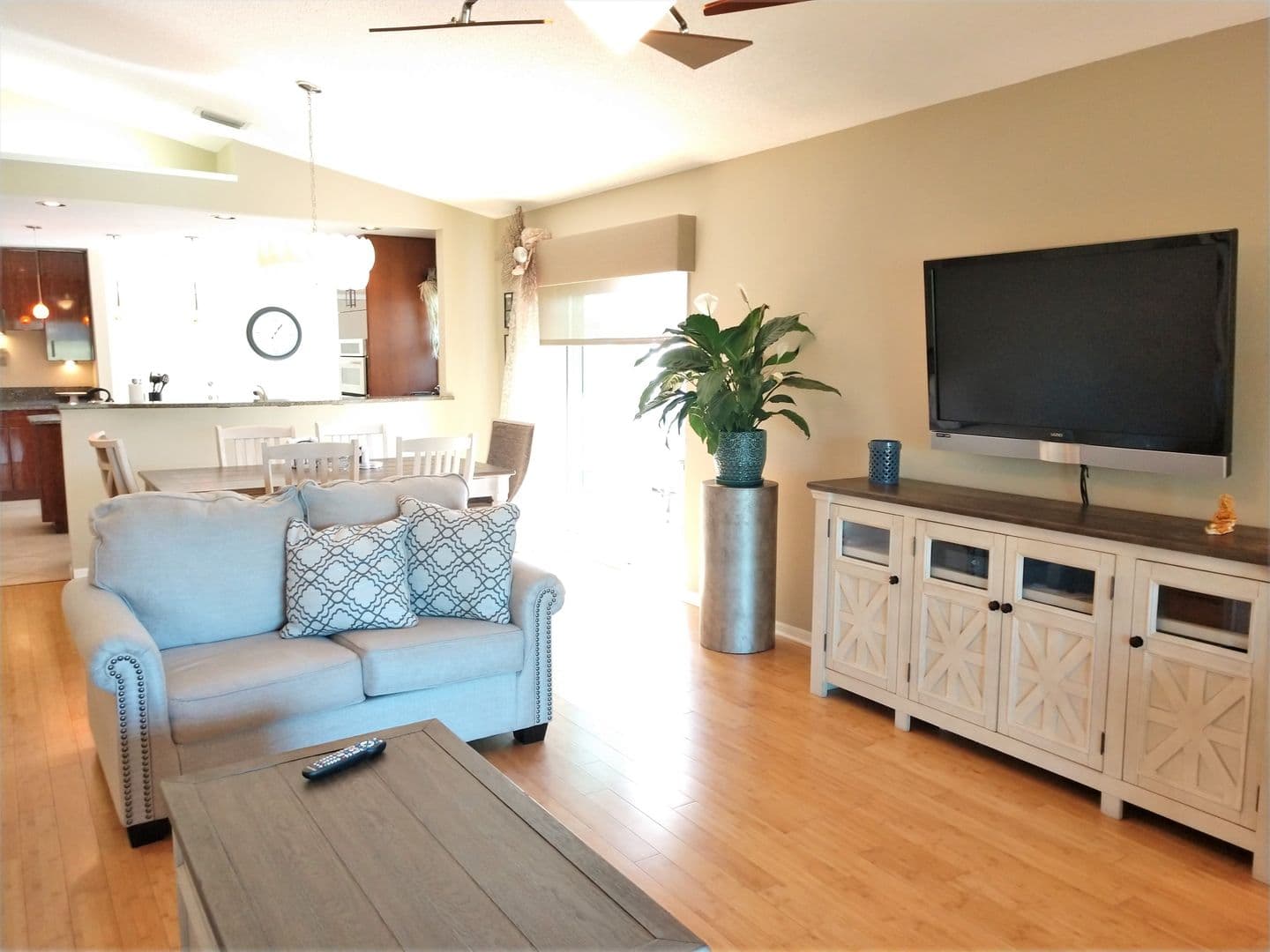 Venice Apartment: 540 Clubside Circle