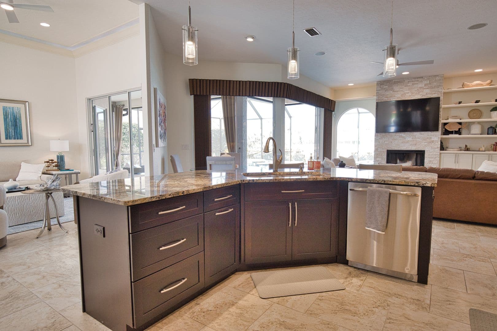 Venice House: 630 Khyber Lane