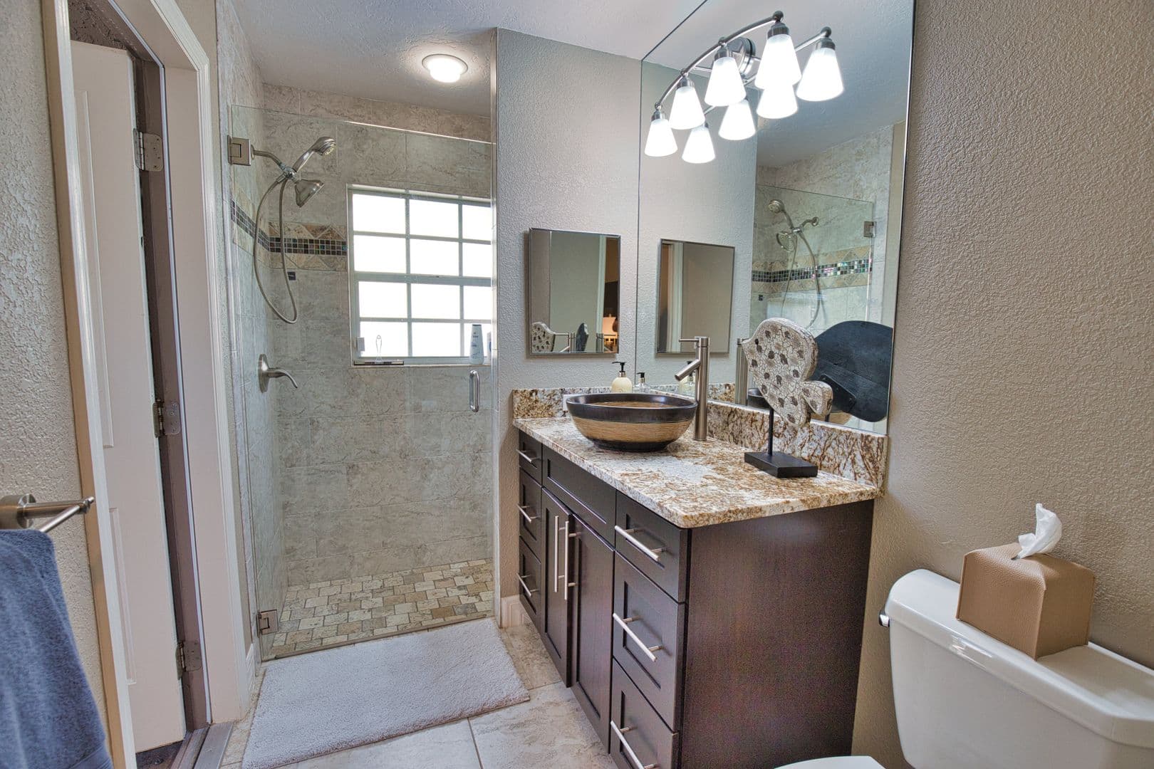 Venice House: 630 Khyber Lane