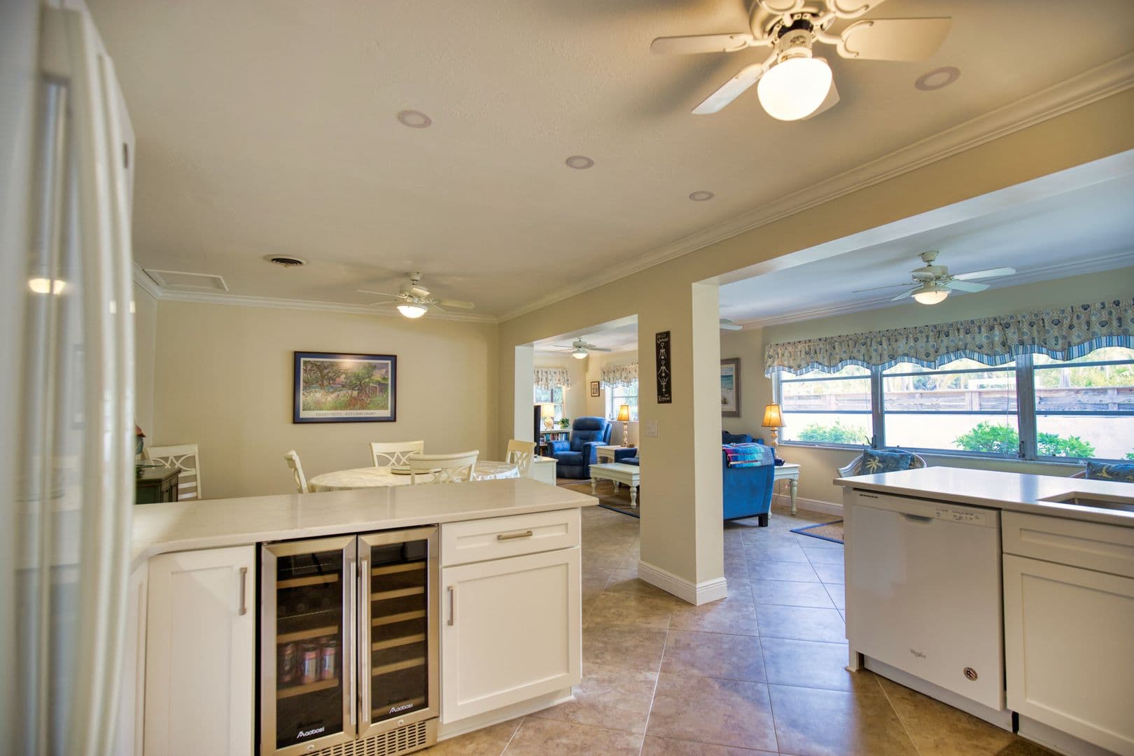 Venice Condo: 100 Avenue Des Pasque #9