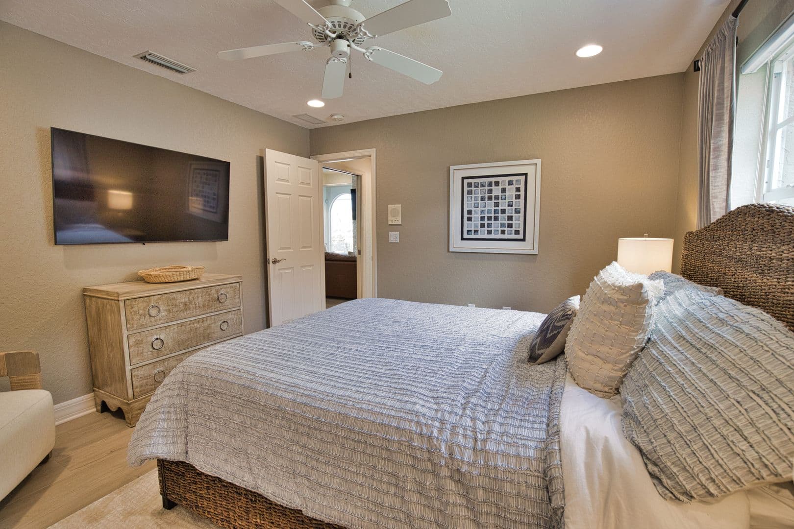 Venice House: 630 Khyber Lane