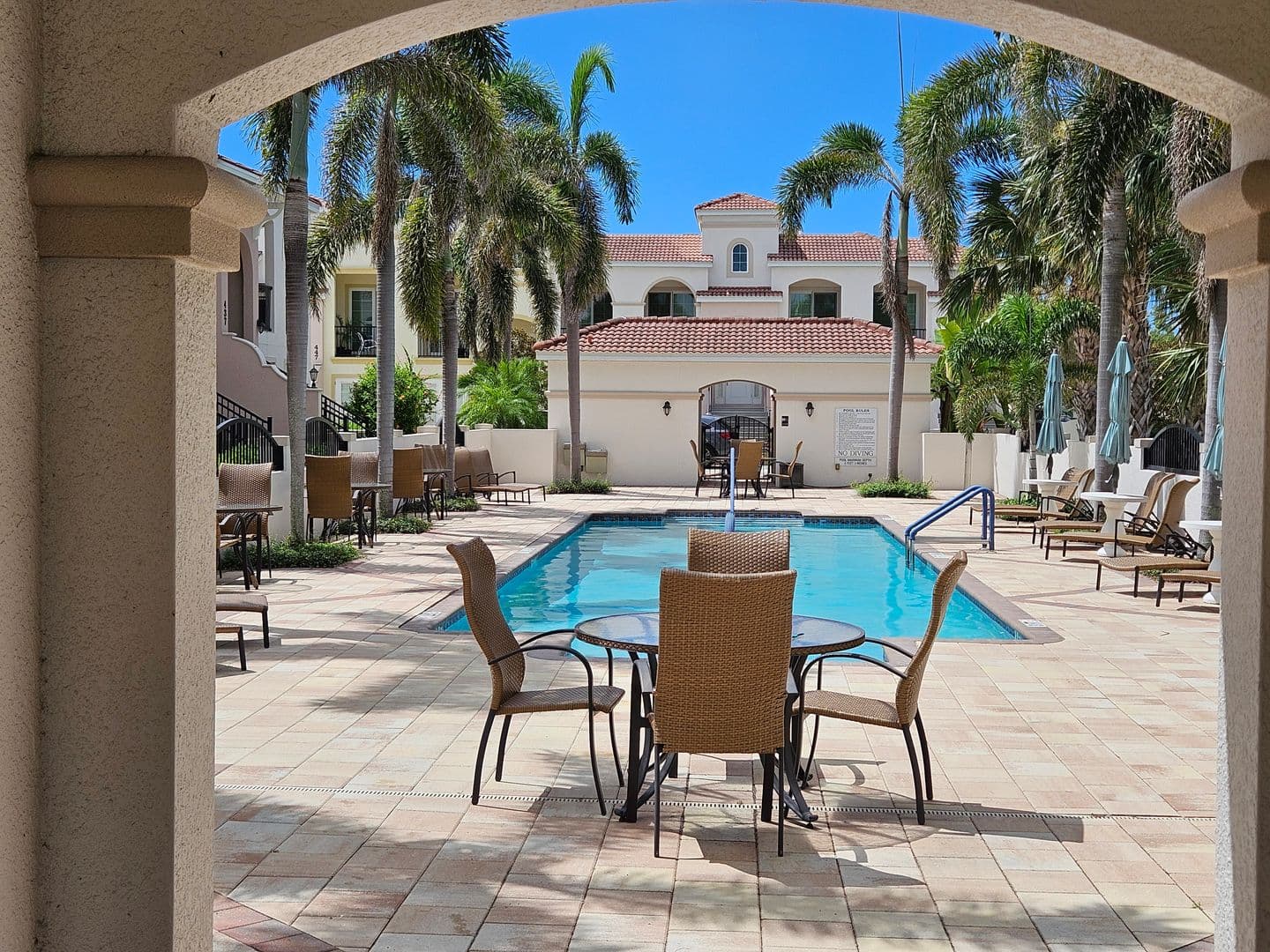 Venice Condo: 461 S Nokomis Ave