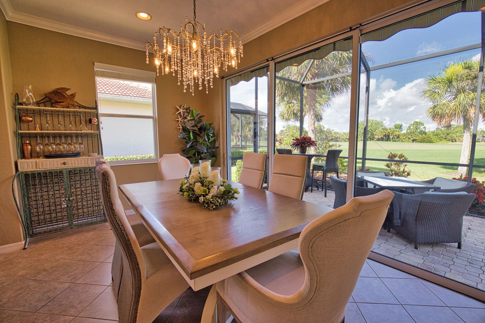 Nokomis House: 482 Montelluna Drive