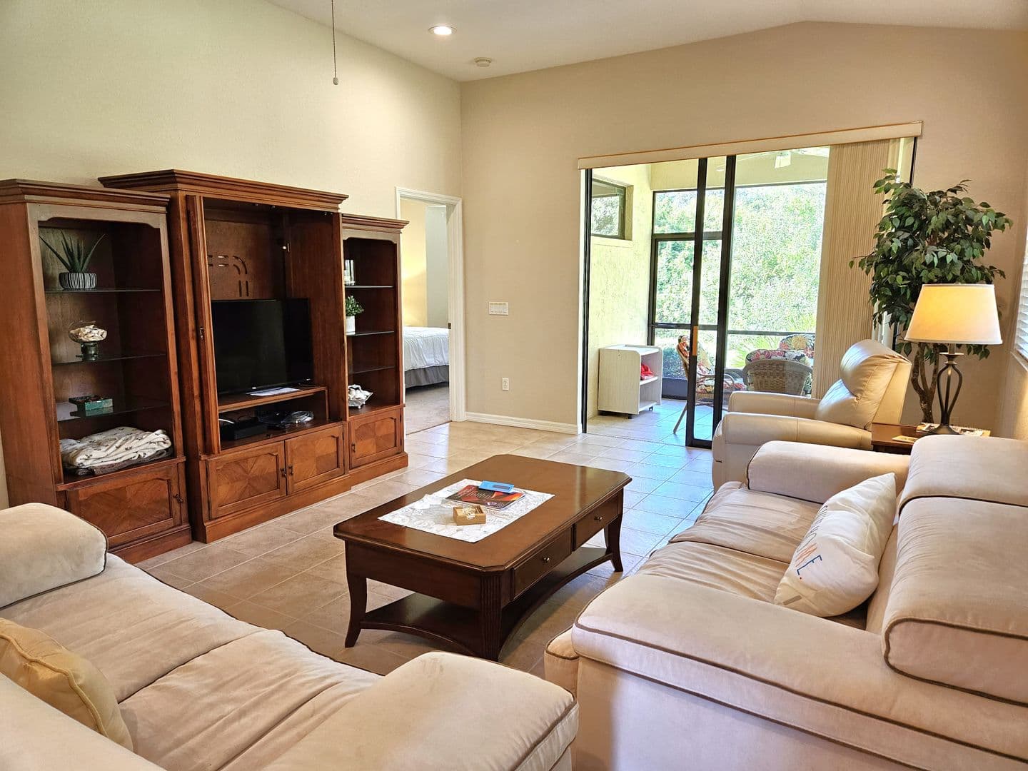 Venice House: 4528 Cancello Grande Avenue