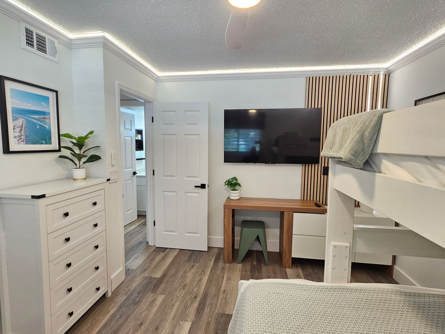 Venice Condo: 437 Cerromar Lane #424
