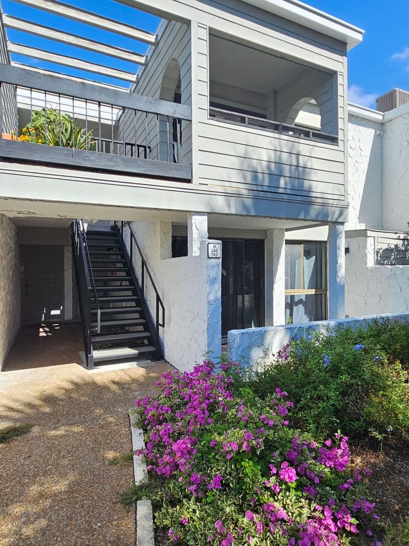Venice Condo: 1555 Tarpon Center Drive #243
