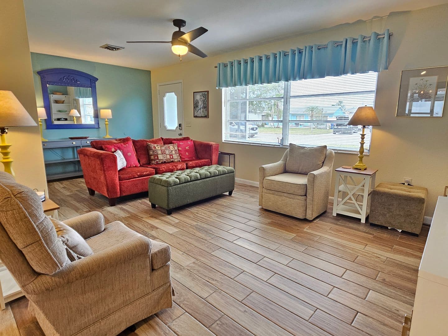 Venice House: 426 Pineview Drive