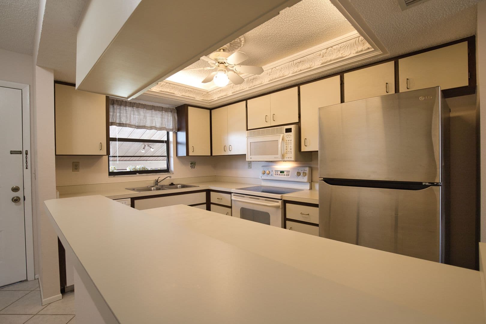 Venice Condo: 927 Capri Isles Blvd #8