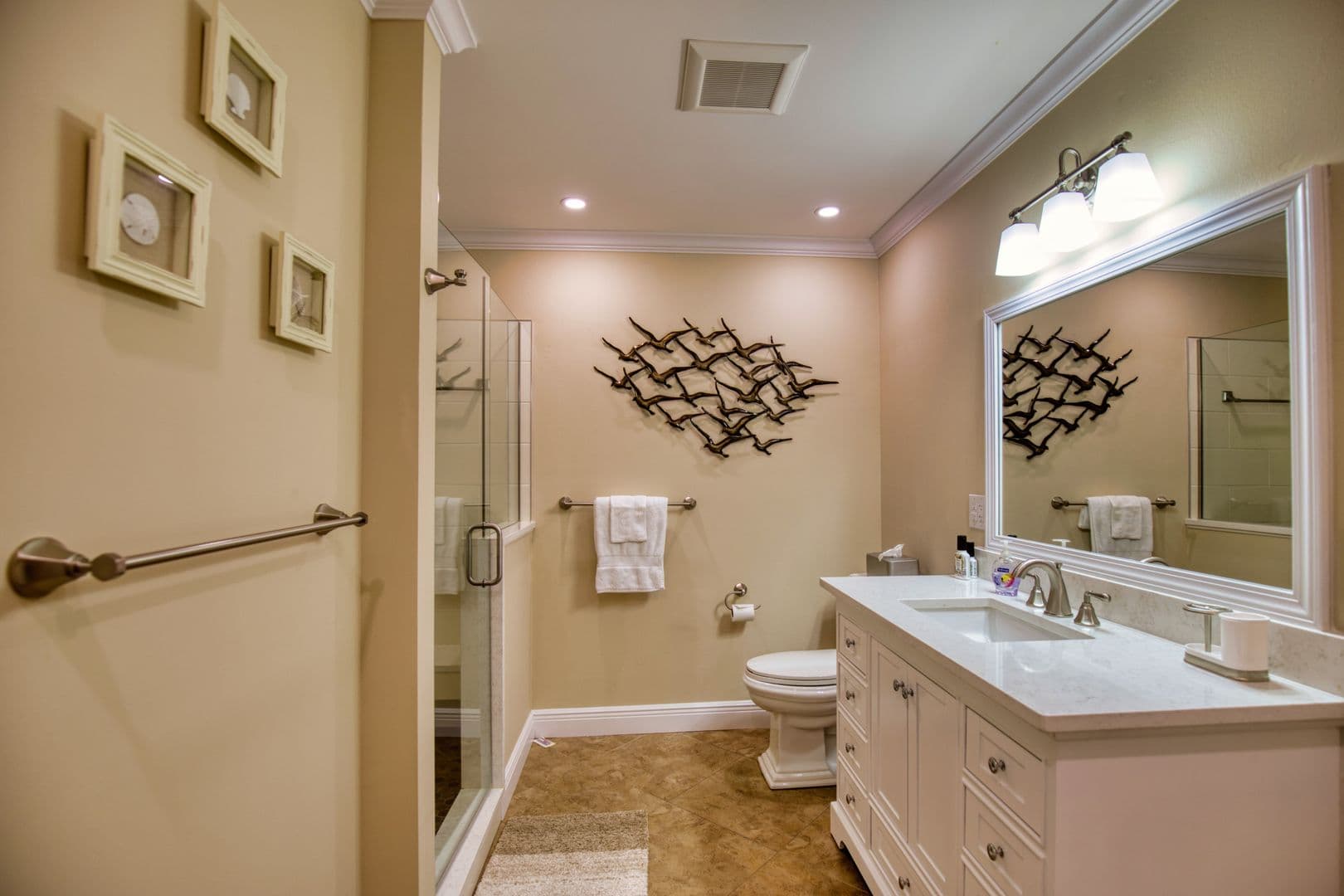 Venice Condo: 100 Avenue Des Pasque #9