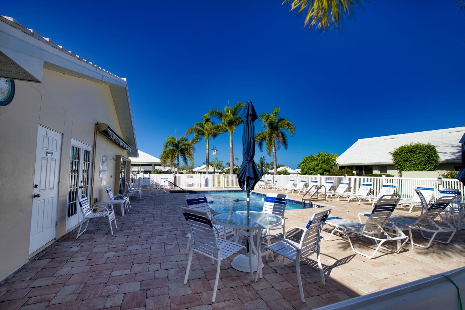 Venice House: 831 Harrington Lake Lane #37