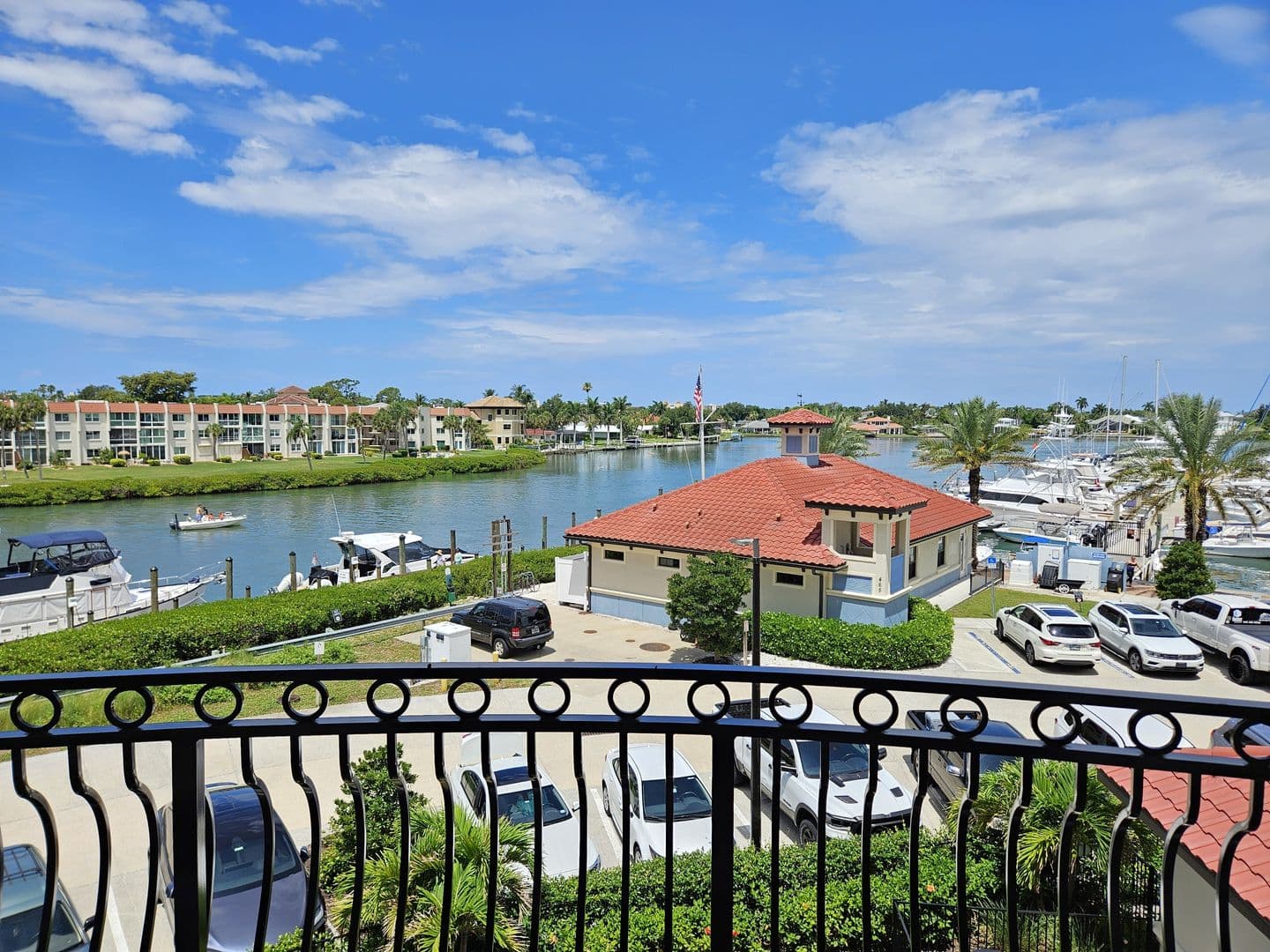 Venice Condo: 503 N Tamiami Trail #301