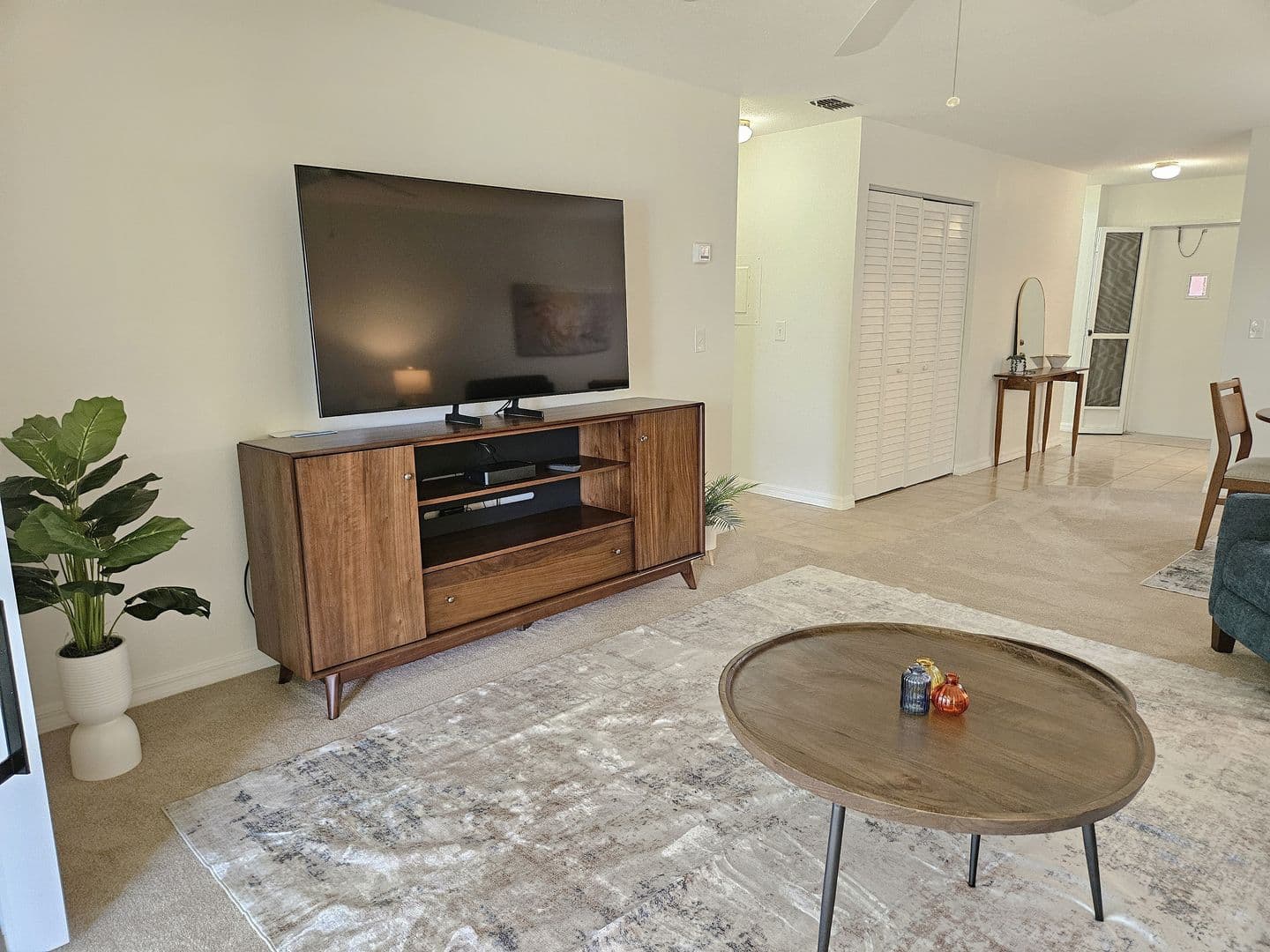 Venice Condo: 764 Avenida Estancia #206B