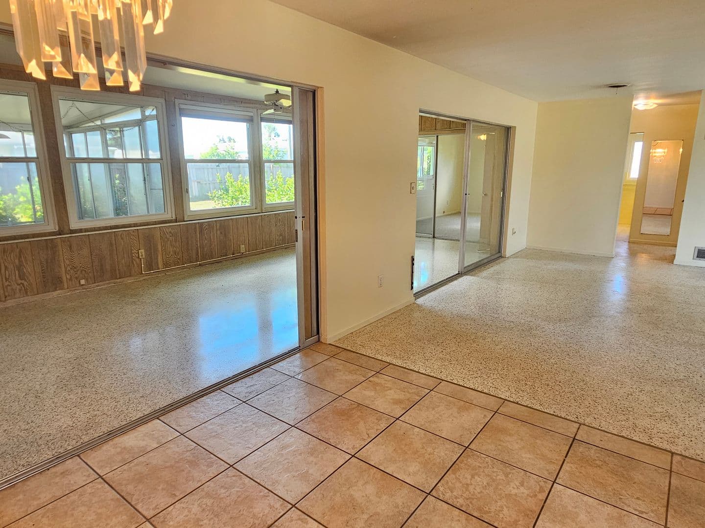 Venice House: 264 Glen Oak Road
