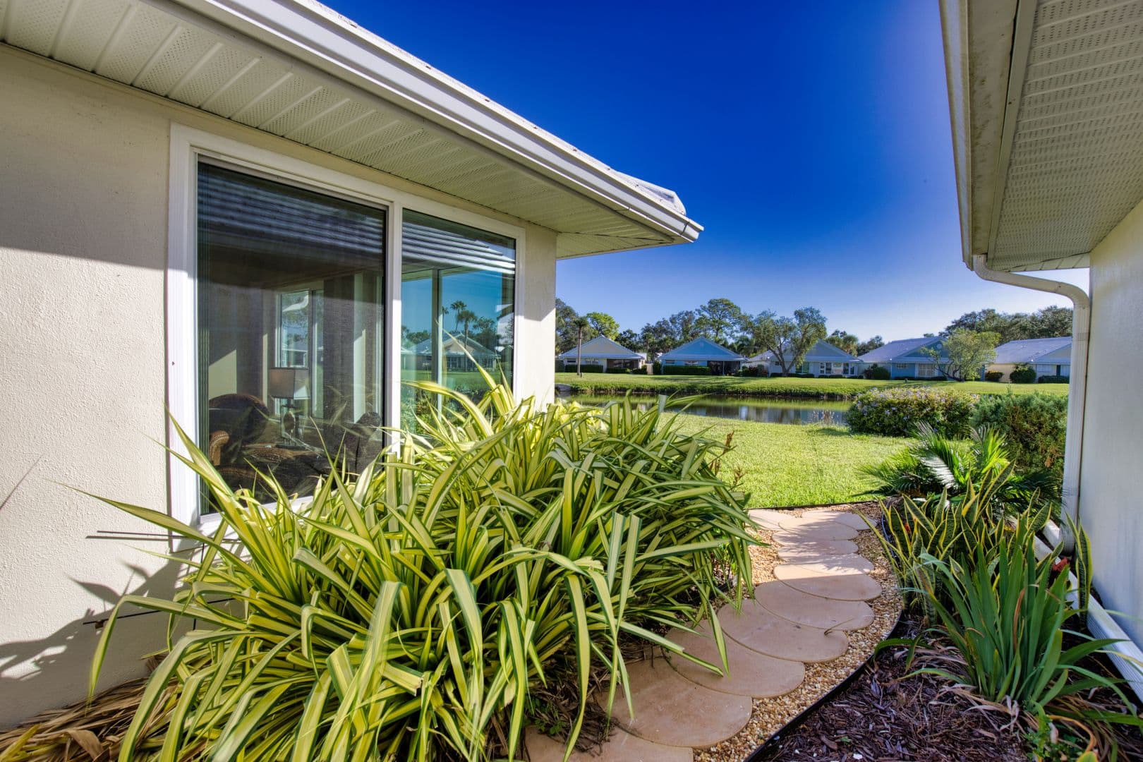 Venice House: 831 Harrington Lake Lane #37