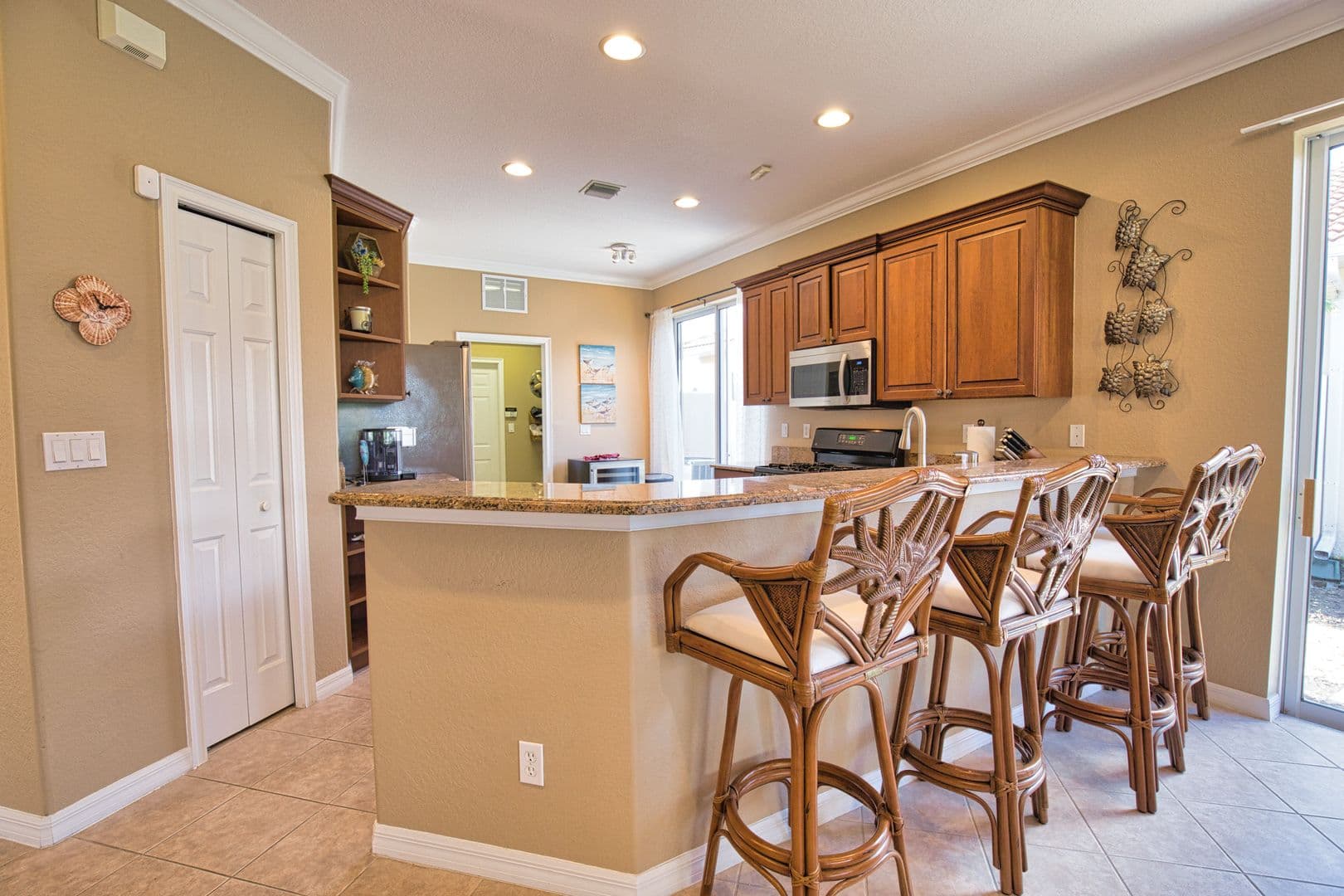 Nokomis House: 482 Montelluna Drive