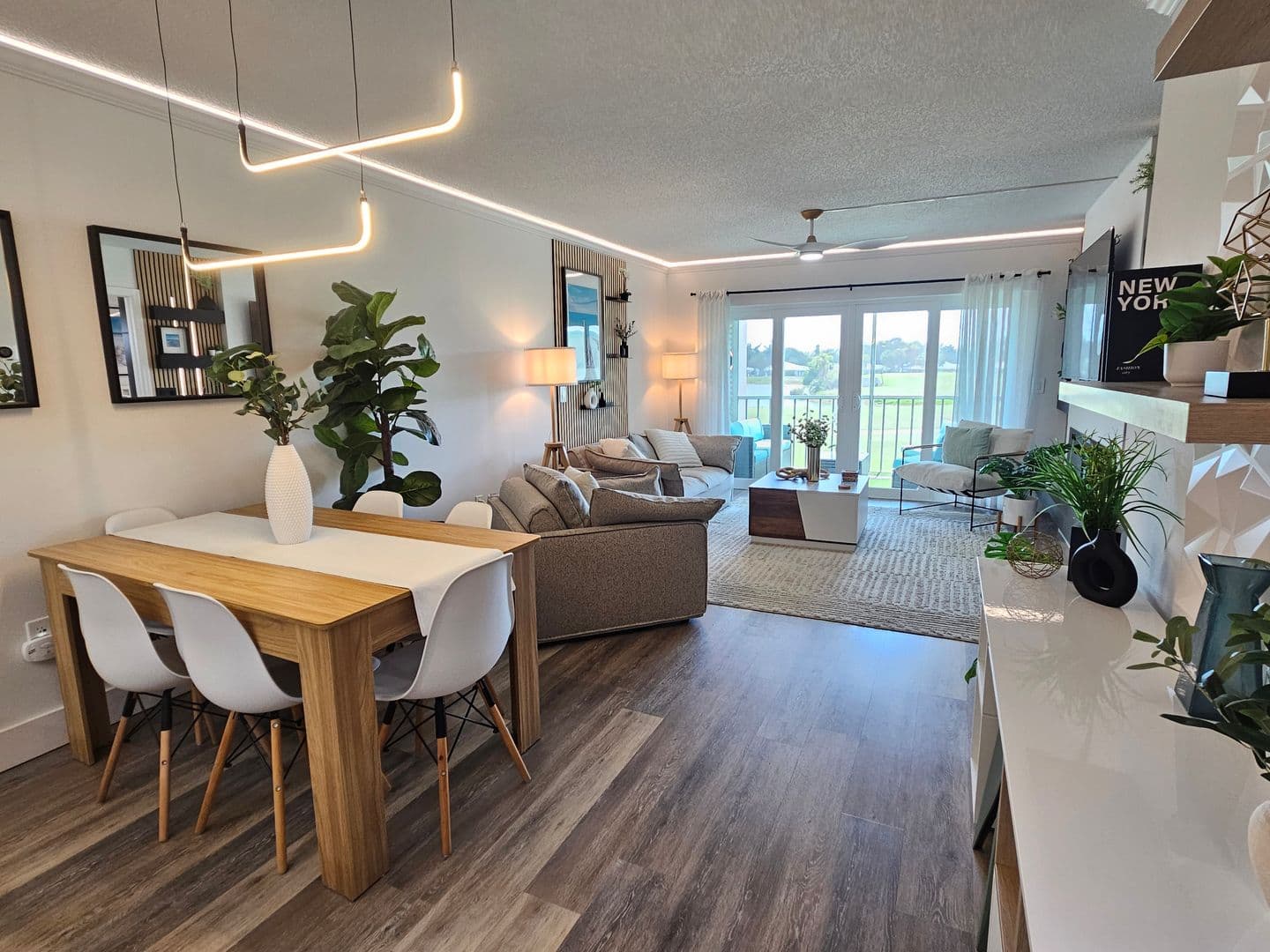 Venice Condo: 437 Cerromar Lane #424